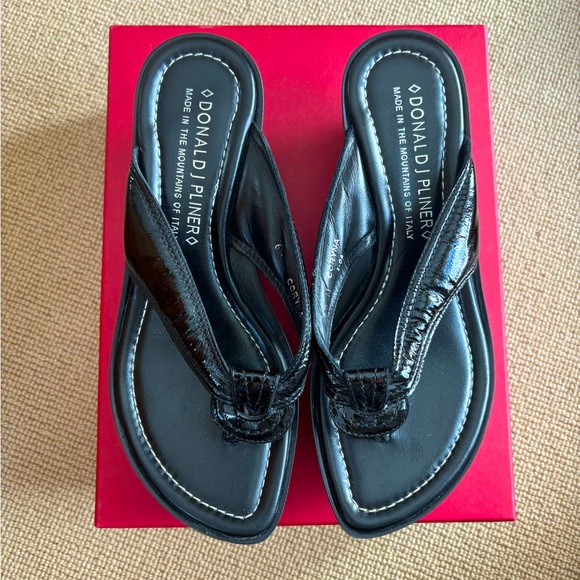 Donald J. Pilner wedges - Picture 1 of 4